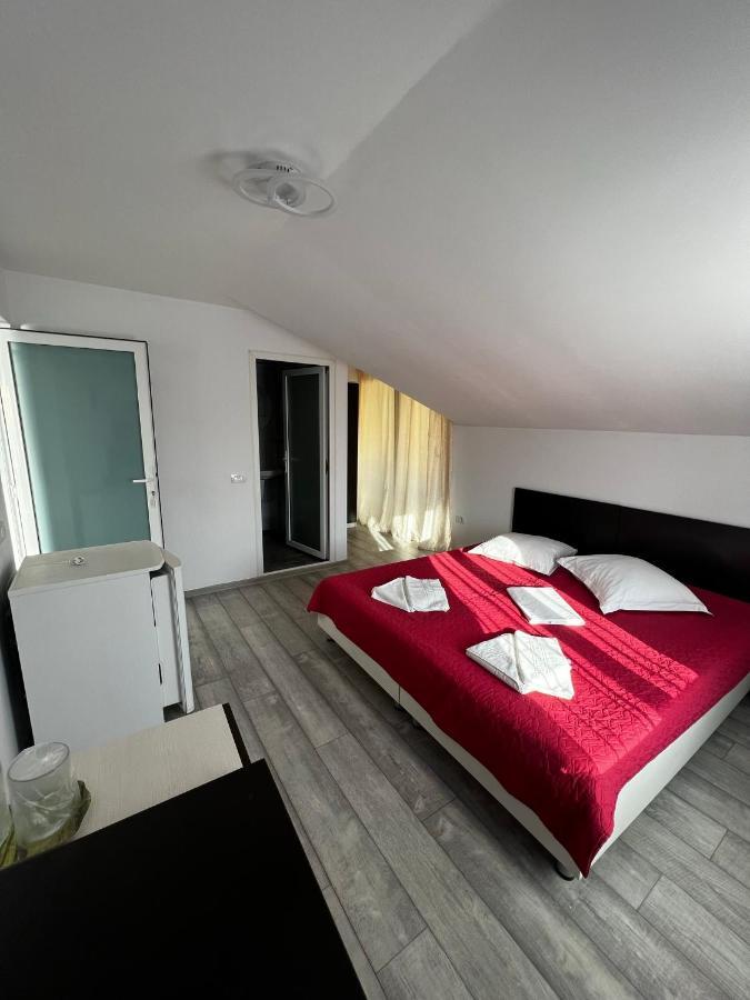 Vila Iris Mamaia Nord Неводарі Екстер'єр фото